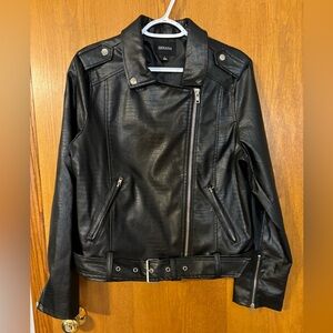 Women's Zenana Black Vegan Leather Belted Moto Jacket‎ Size L P2P 20” L 22” EUC